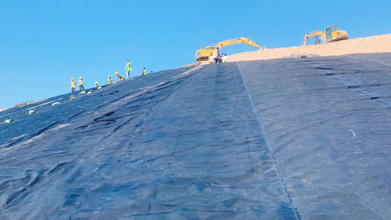 غشاء الجيوممبرانية الناعمة HDPE المقاومة للأشعة فوق البنفسجية لمكافحة الشيخوخة والحماية الدائمة في أي بيئة
