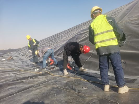 غشاء الجيوممبران HDPE المقاوم الكيميائي الممتاز لمكافحة التسرب الفعالة في تطبيقات هندسة البيئة