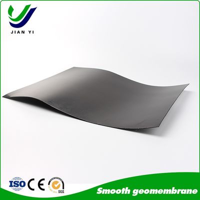 0.3-3.0 ملم سميكة HDPE غشاء جيوممبراني ناعم طابعة ثقيلة للعمل للمكبات التعدين إدارة المياه العرض 1m-9m الطول 30-100m