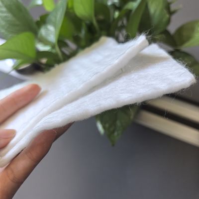 نسيج الجيوتيكستيل الأزرق الطويل الألياف المخصص للتعزيز طول الفصل 50m-200m