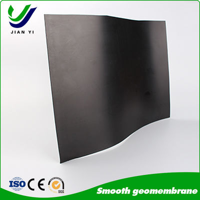 المقاومة الكيميائية الممتازة HDPE Geomembrane السلسة لإدارة التوابل