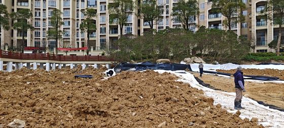 غشاء جيومبراني ناعم من HDPE دائم لمشروع مكافحة التسرب في البحيرة الاصطناعية قوة الكسر 20-80N / mm إطالة عند الكسر 700٪