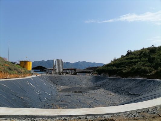 حل إدارة التوابل HDPE غشاء الأرضي اللين مع مقاومة كيميائية ممتازة ومقاومة لدرجات الحرارة العالية