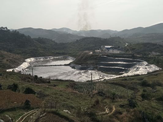 المقاومة الكيميائية للبولي إيثيلين عالي الكثافة HDPE Geomembrane منع التسرب للمرافق التخزينية للرصيف