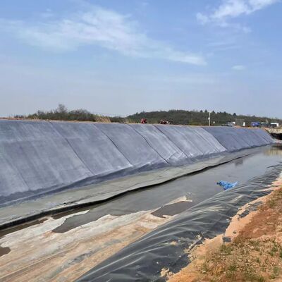 بطانية أسمنت خفيفة الوزن مع عرض 4m للمشاريع الهيدروليكية والبناء